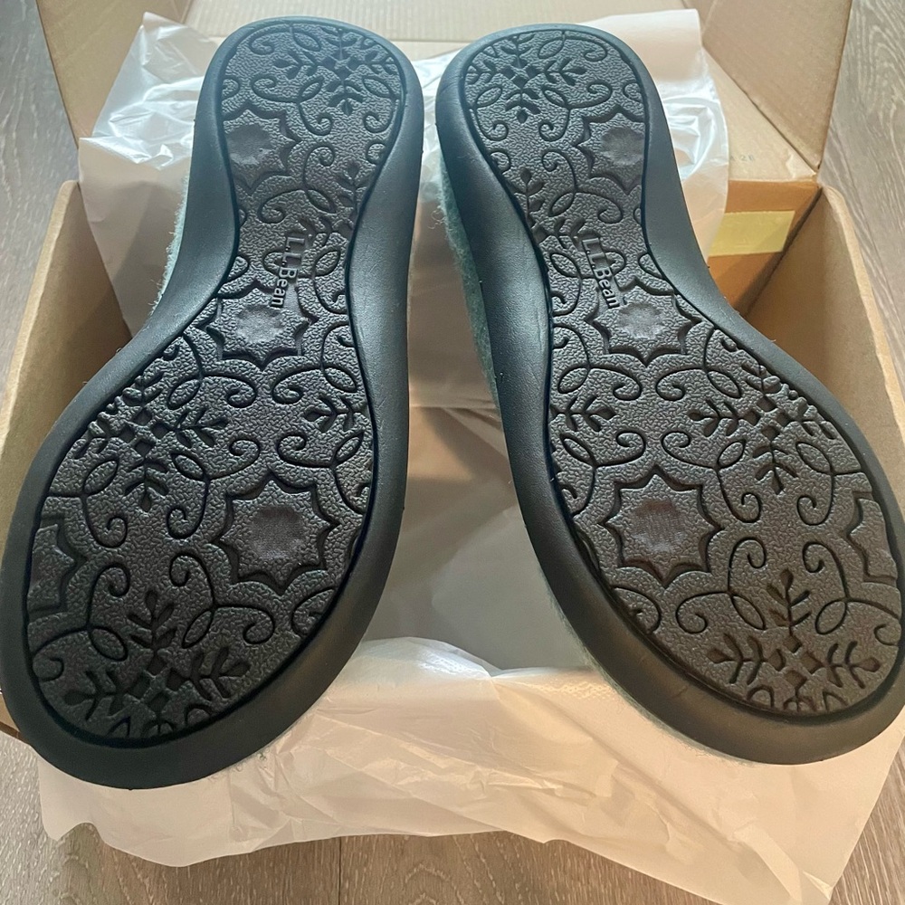 L.L. Bean Daybreak Scuff Motif Women's Slippers - Picture 5 of 8